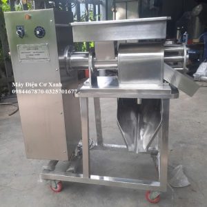 Máy vắt nước rau tần ô xay nhuyễn