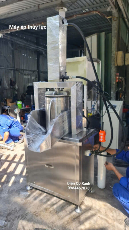 Máy ép thủy lực vắt nước dưa chua