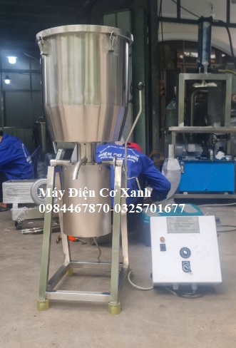 Máy xay nhiễn lá dứa, rau má, rau cần tây