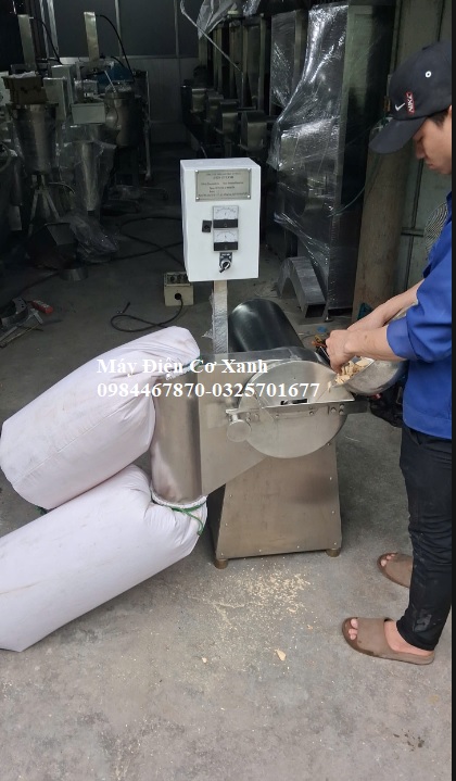 Máy nghiền bột trà túi lọc, bột trà dược liệu, bột trà dứa, trà lá xanh