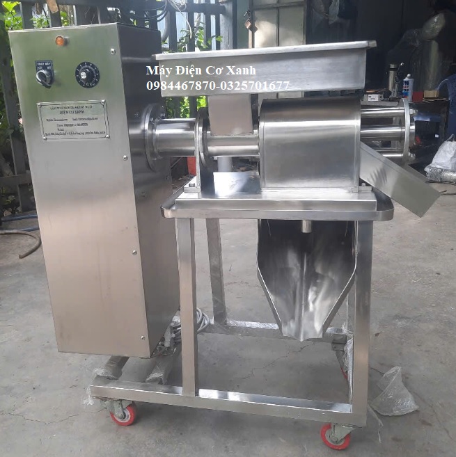 Máy vắt nước cốt nhàu ủ, vắt nước cốt trái nhàu tươi