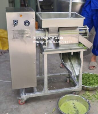 Máy vắt nước cốt lá dong, lá dứa nguyên chất, lá rau ngót tiết kiệm thời gian và công sức người vận hành
